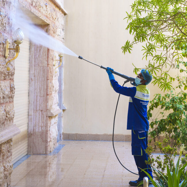Pressure washer cleaning